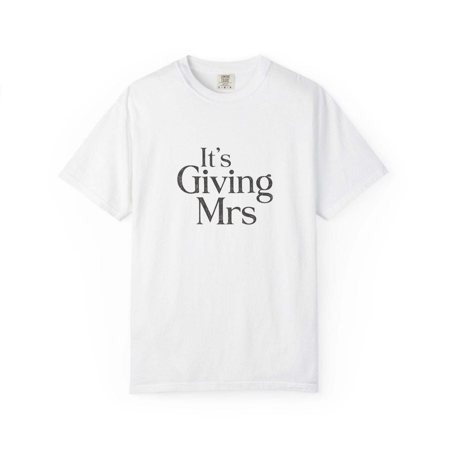 It's Giving Mrs T-Shirt — Playful Bride/Groomed Wedding Party Tee